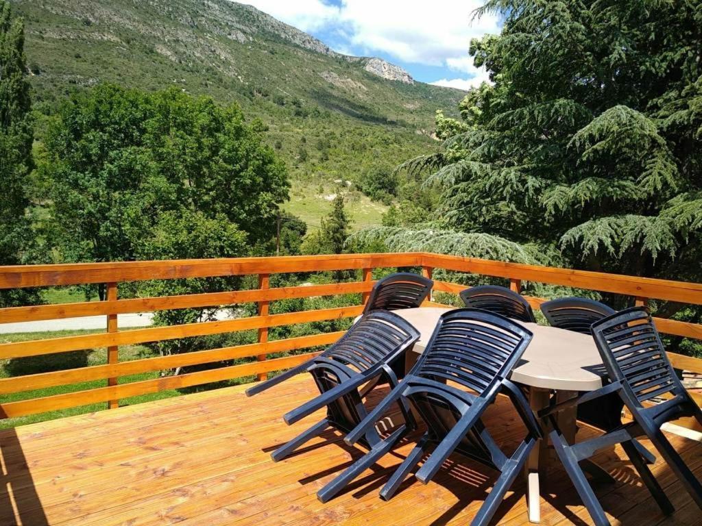 Gite En Haute Provence Montfroc Eksteriør billede